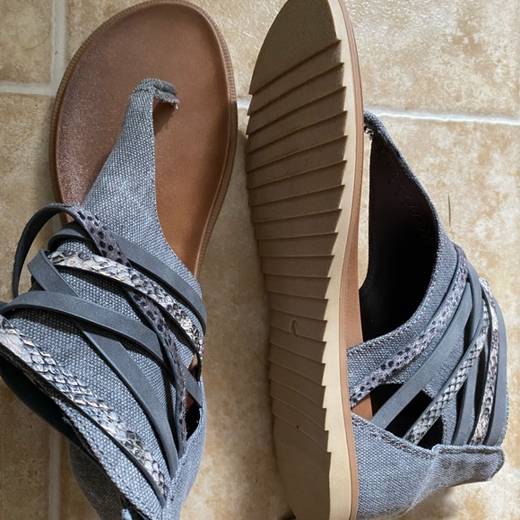 Brand new, never worn Size 11 gray sandals. - Picture 5 of 5